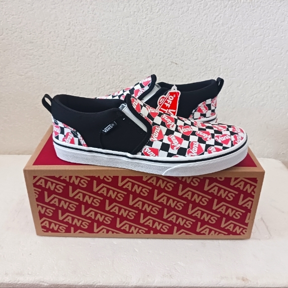 Vans - Picture 1 of 4
